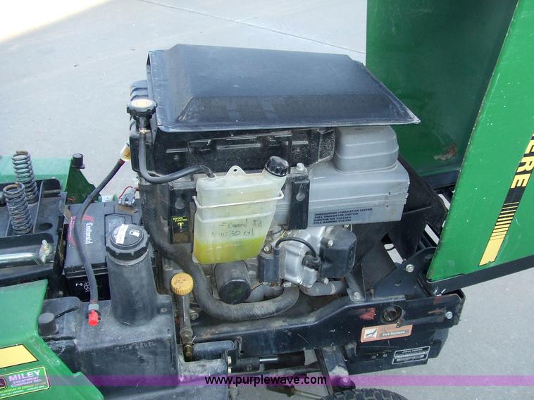 image for item 7126 1997 John Deere F725 riding mower