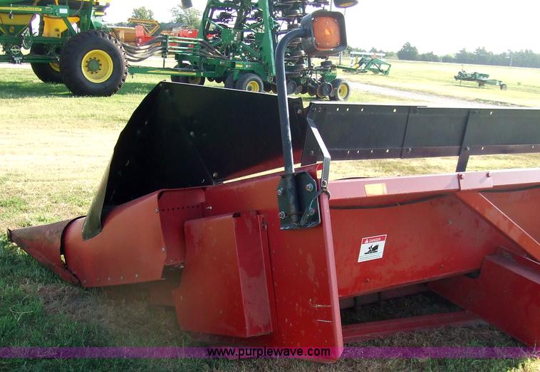 image for item 7127 1997 Case 1083 corn header