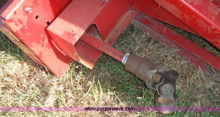 image for item 7127 1997 Case 1083 corn header