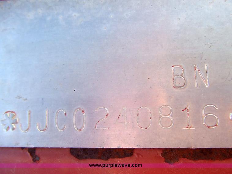 image for item 7127 1997 Case 1083 corn header