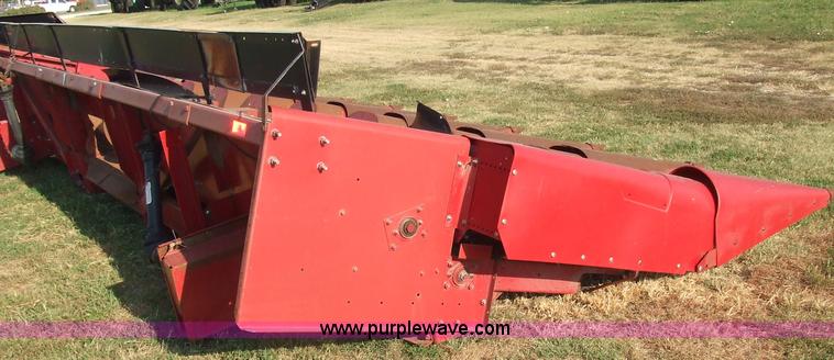 image for item 7128 1997 Case 1083 corn header