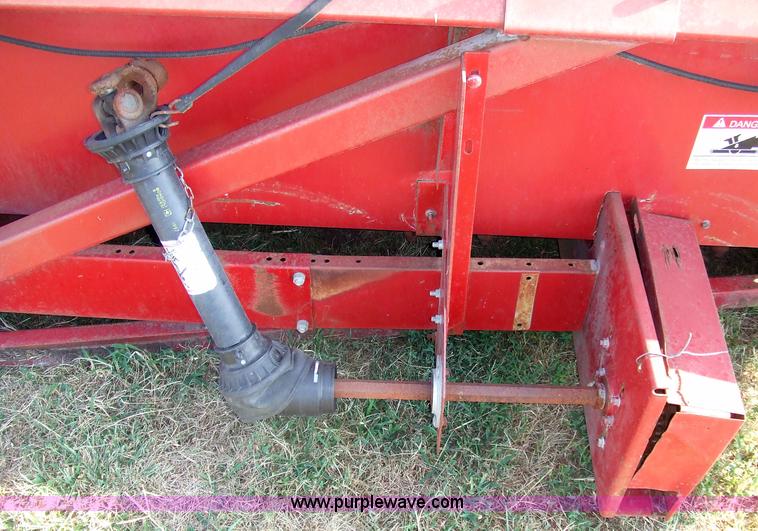 image for item 7128 1997 Case 1083 corn header