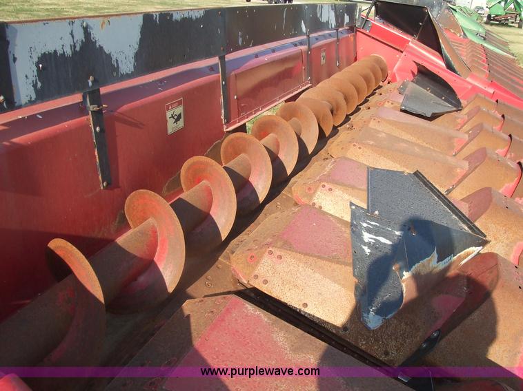 image for item 7128 1997 Case 1083 corn header