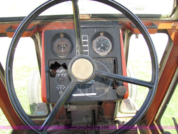 image for item 7198 Allis Chalmers AC7000 tractor