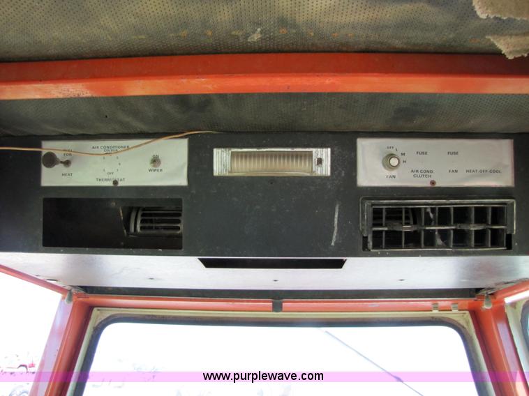 image for item 7198 Allis Chalmers AC7000 tractor