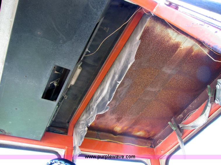 image for item 7198 Allis Chalmers AC7000 tractor