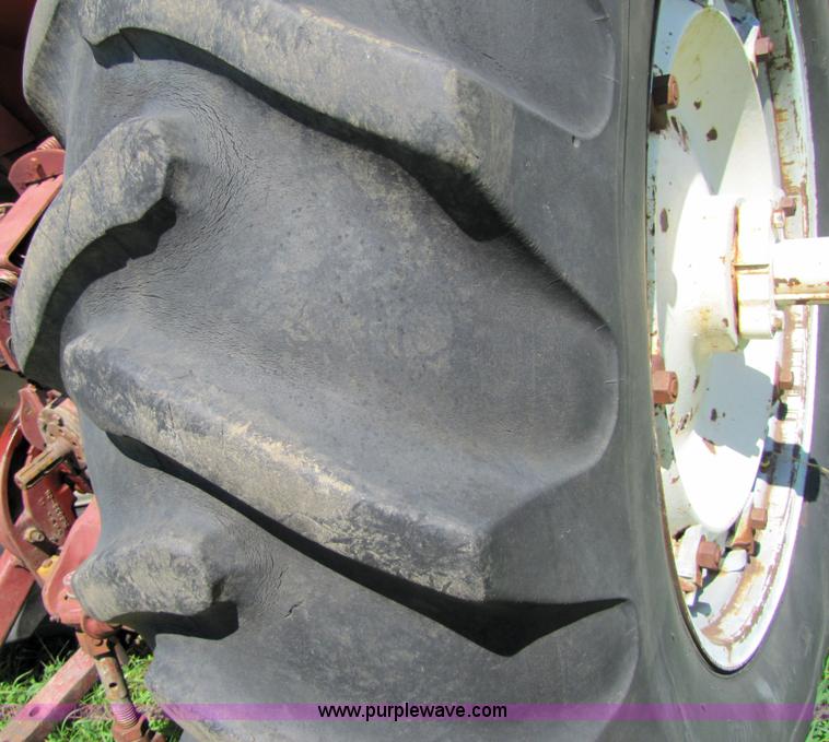 image for item 7198 Allis Chalmers AC7000 tractor