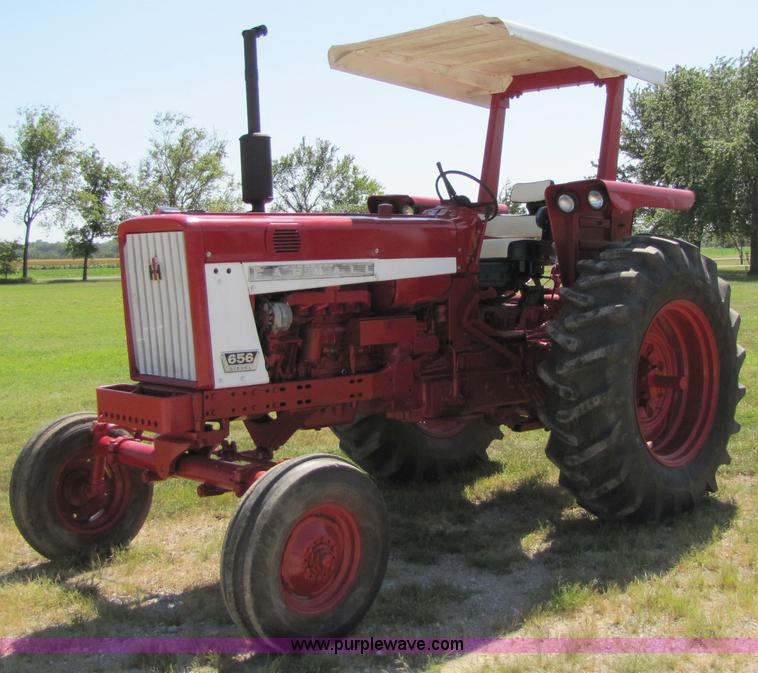 image for item 7199 1966 Farmall 656 tractor