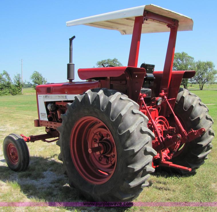 image for item 7199 1966 Farmall 656 tractor