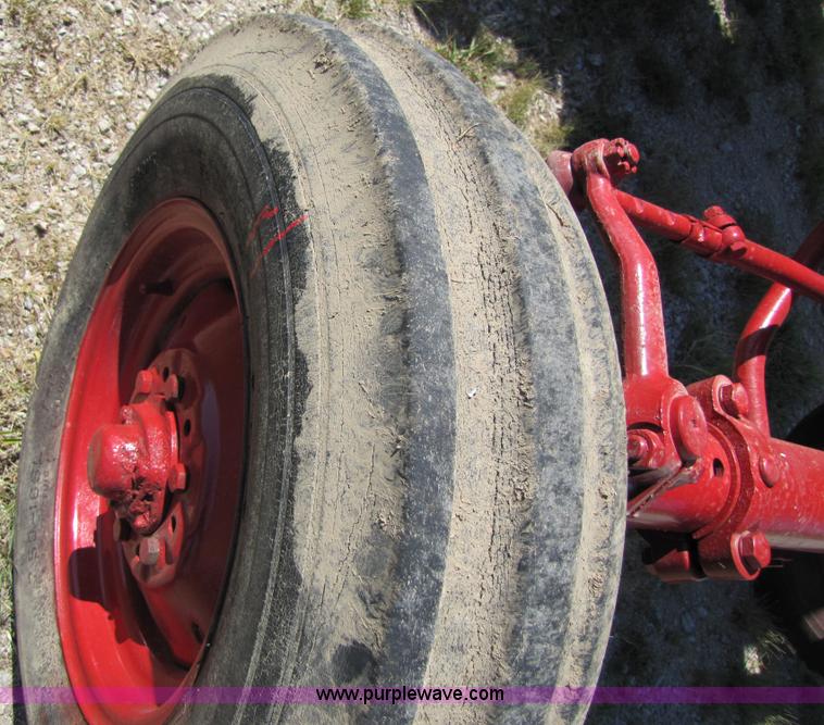 image for item 7199 1966 Farmall 656 tractor