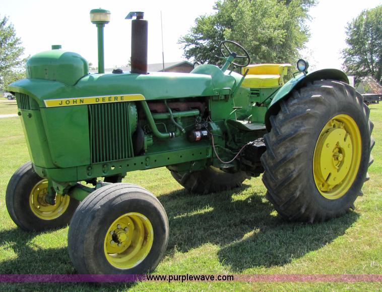 image for item 7201 1962 John Deere 4010 tractor
