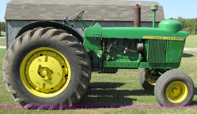 image for item 7201 1962 John Deere 4010 tractor