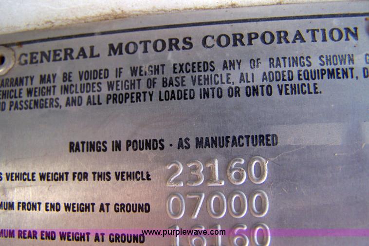 image for item 8261 1977 GMC 6500 grain truck