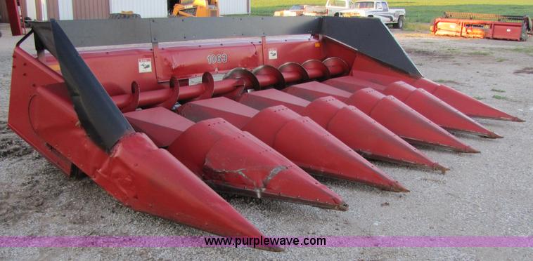 image for item 9017 Case IH 1063 corn head