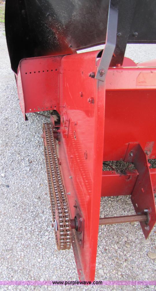 image for item 9017 Case IH 1063 corn head