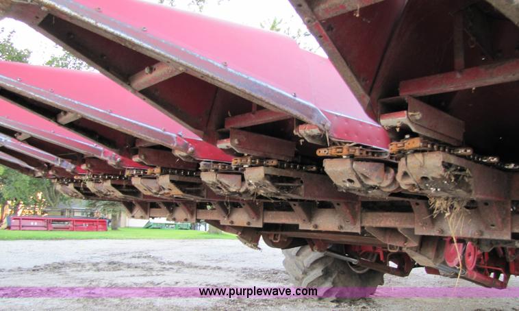 image for item 9017 Case IH 1063 corn head