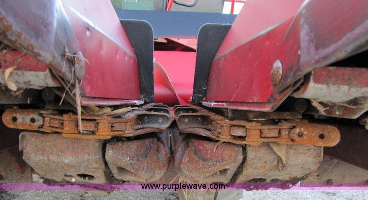image for item 9017 Case IH 1063 corn head