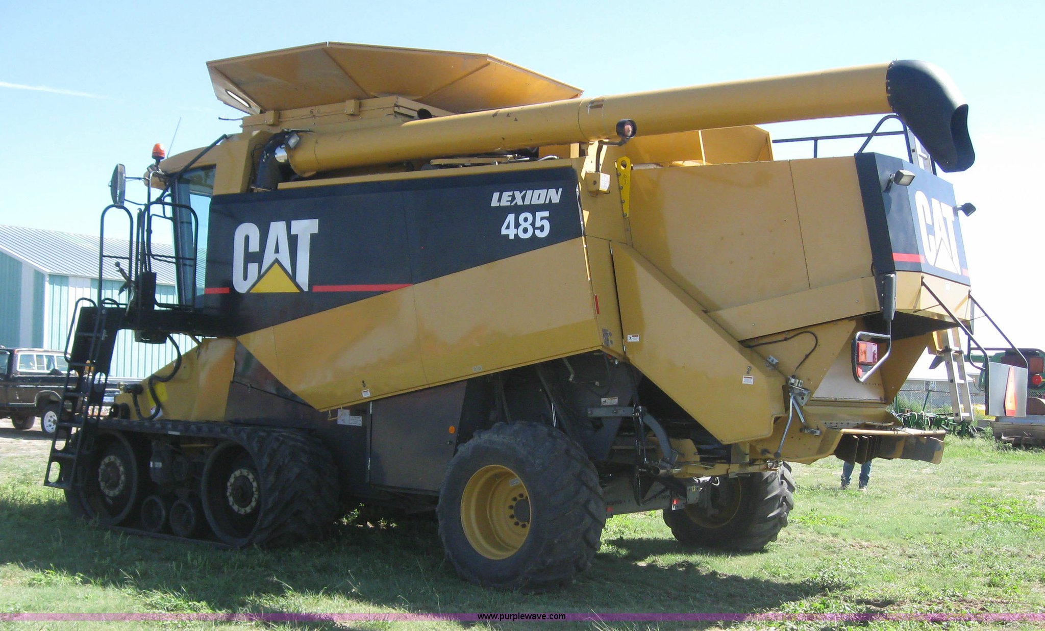 2000 Caterpillar Lexion 485 combine in Oakley, KS Item 6135 sold