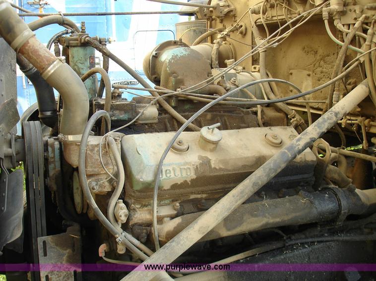 image for item 1017 1974 Diamond Rio semi truck