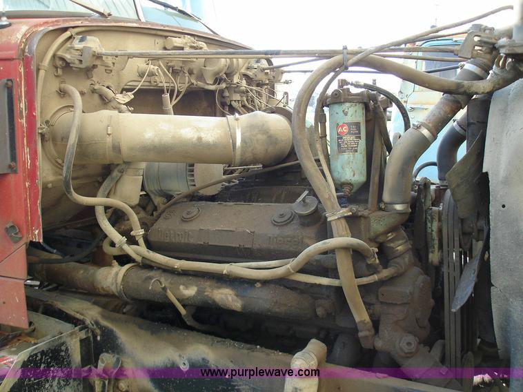 image for item 1017 1974 Diamond Rio semi truck