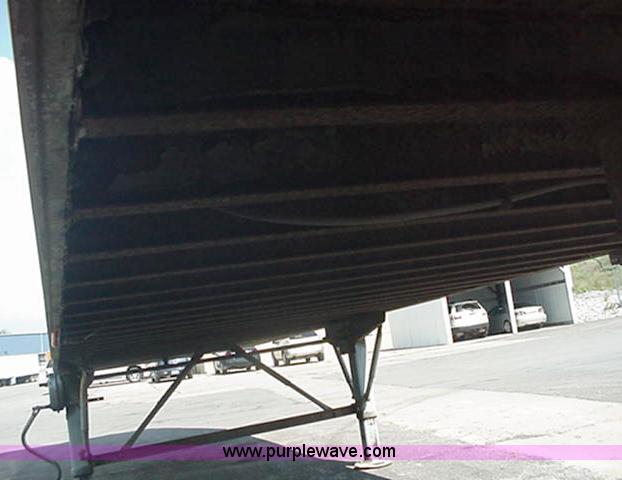 image for item 1020 1980 Pines 45' semi trailer