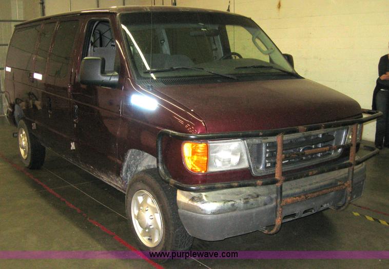 image for item 1030 2006 Ford Econoline E350 eight passenger van