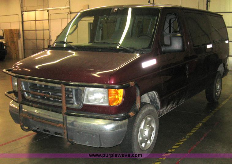 image for item 1030 2006 Ford Econoline E350 eight passenger van