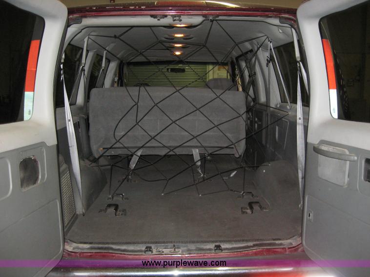 image for item 1030 2006 Ford Econoline E350 eight passenger van