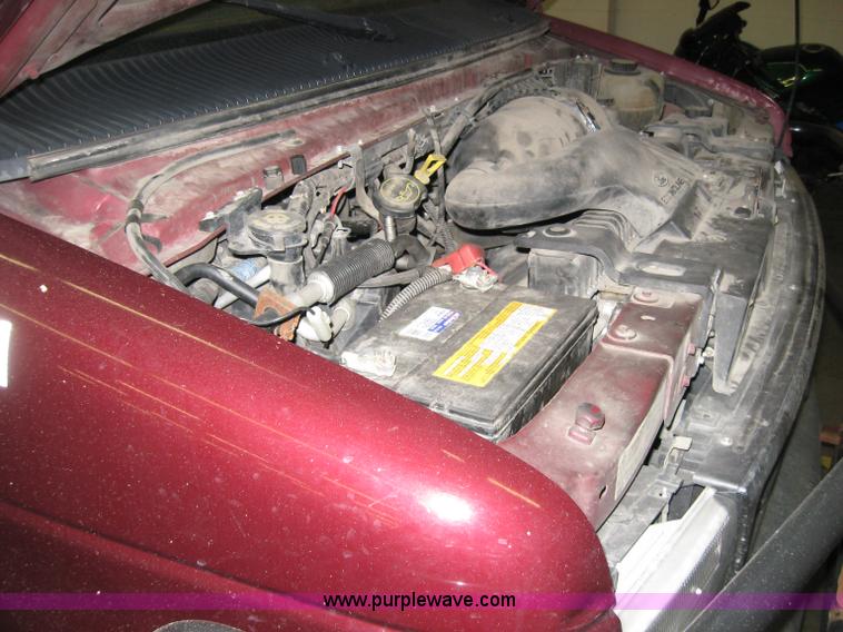 image for item 1030 2006 Ford Econoline E350 eight passenger van