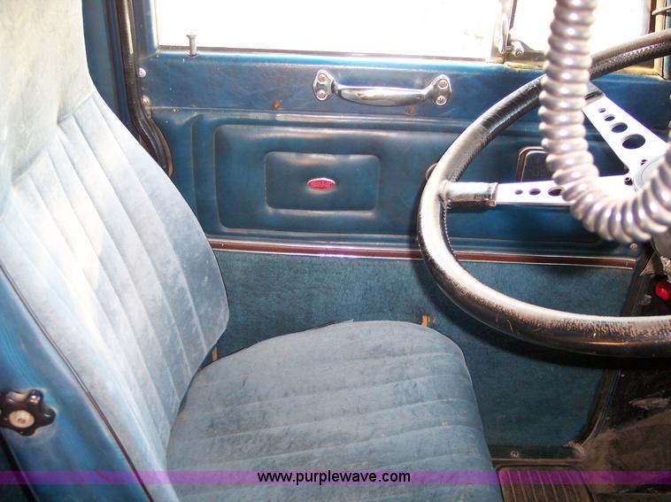 image for item 1601 1984 Peterbilt COE 362 semi truck