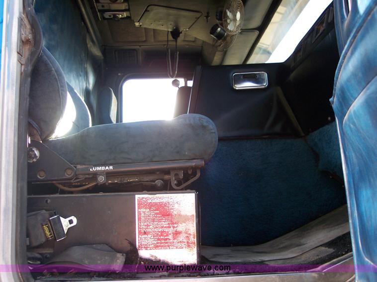 image for item 1601 1984 Peterbilt COE 362 semi truck