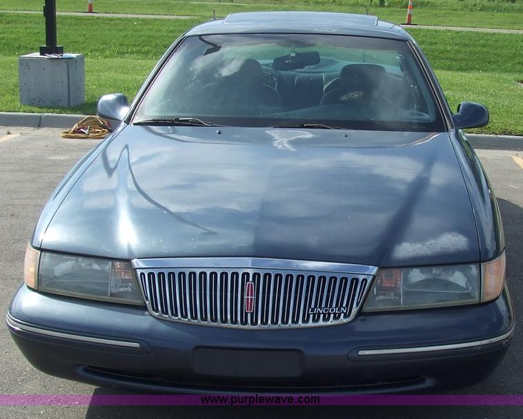 image for item 2095 1996 Lincoln Continental
