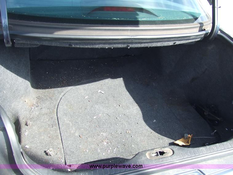 image for item 2095 1996 Lincoln Continental