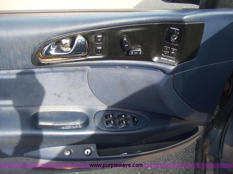 image for item 2095 1996 Lincoln Continental