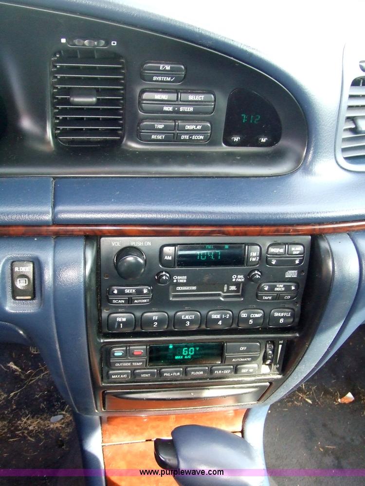 image for item 2095 1996 Lincoln Continental