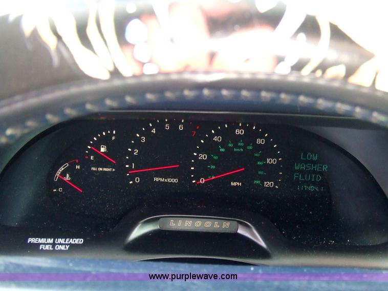 image for item 2095 1996 Lincoln Continental