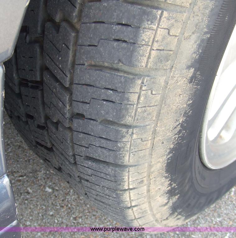 image for item 2095 1996 Lincoln Continental