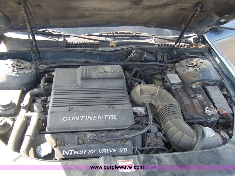 image for item 2095 1996 Lincoln Continental