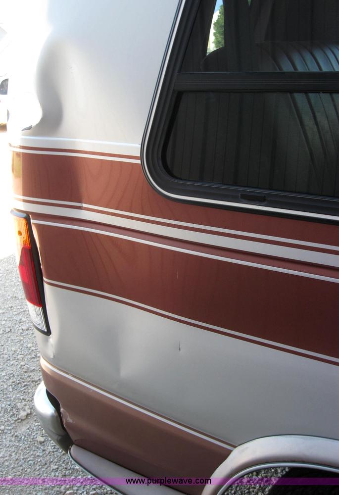 image for item 2530 1993 Ford Econoline E150 van with wheelchair lift