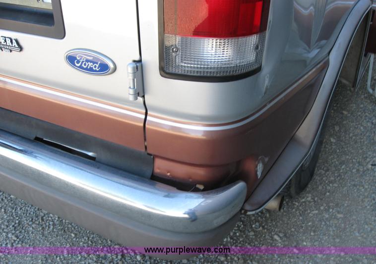 image for item 2530 1993 Ford Econoline E150 van with wheelchair lift