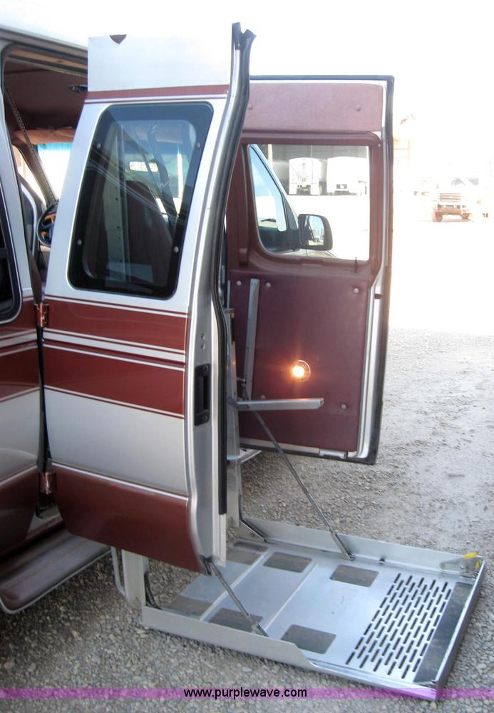 image for item 2530 1993 Ford Econoline E150 van with wheelchair lift