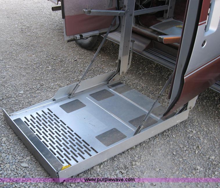 image for item 2530 1993 Ford Econoline E150 van with wheelchair lift