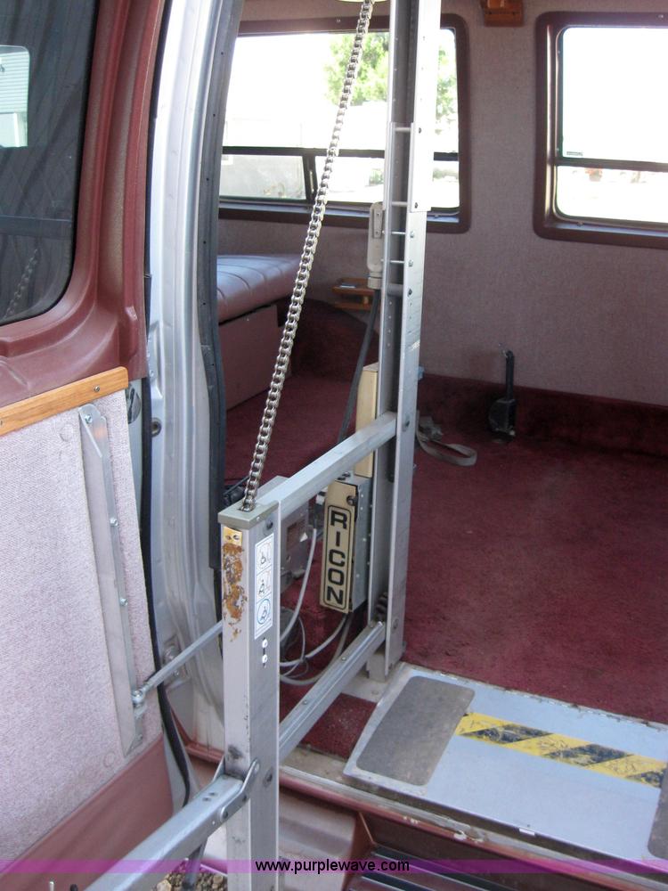 image for item 2530 1993 Ford Econoline E150 van with wheelchair lift