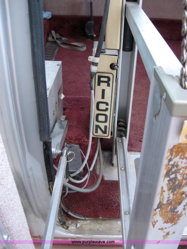 image for item 2530 1993 Ford Econoline E150 van with wheelchair lift