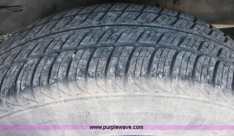 image for item 2530 1993 Ford Econoline E150 van with wheelchair lift