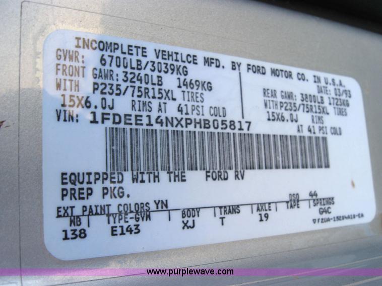 image for item 2530 1993 Ford Econoline E150 van with wheelchair lift