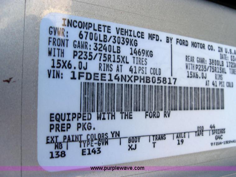 image for item 2530 1993 Ford Econoline E150 van with wheelchair lift