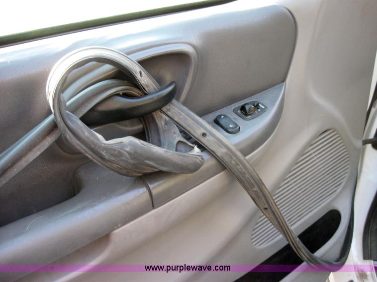 image for item 2564 2000 Ford F-150