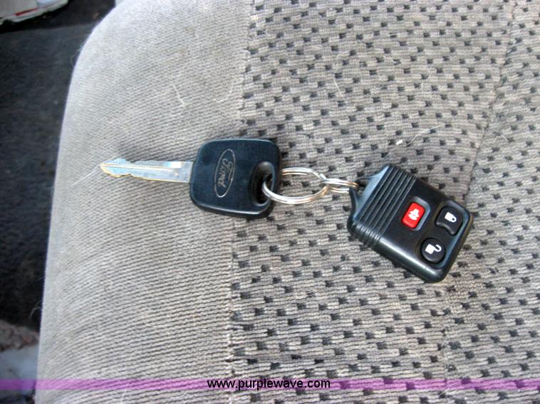 image for item 2564 2000 Ford F-150