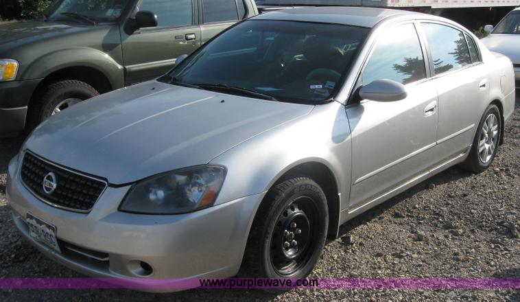 image for item 2566 2005 Nissan Altima